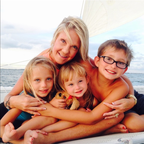 Meet your posher, Kim - Picture 1 of 1